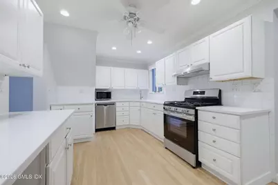 17 Arnold Street, Old Greenwich, CT 06870 - Photo 11