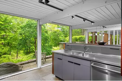 90 Taconic Road, Greenwich, CT 06831 - Photo 15