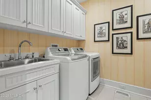 65 Castle Hill Dr, Stamford, CT 06902 - Photo 27