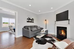 8 View St, Greenwich, CT 06830 - Photo 9