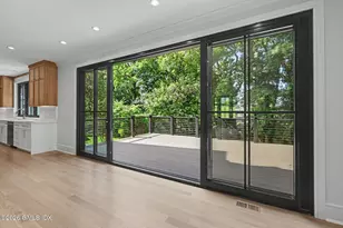 8 Somerset Ln, Greenwich, CT 06878 - Photo 7