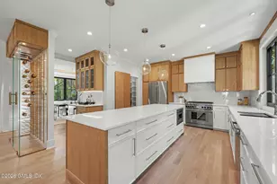 8 Somerset Ln, Greenwich, CT 06878 - Photo 5