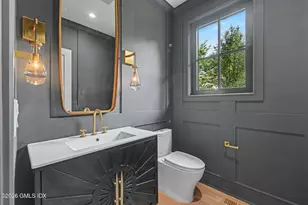 8 Somerset Ln, Greenwich, CT 06878 - Photo 15