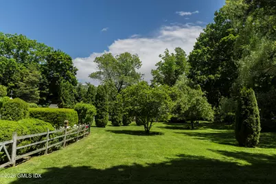 6 Martin Dale, Greenwich, CT 06830 - Photo 3