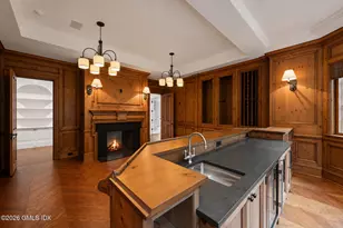14 Meadow Ln, Greenwich, CT 06831 - Photo 9
