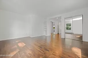 12 Rockland Pl, Greenwich, CT 06831 - Photo 11
