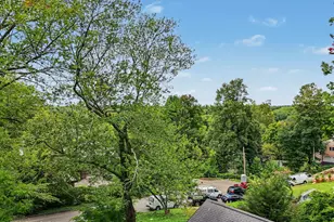 15 Lakeview Dr, Greenwich, CT 06878 - Photo 3
