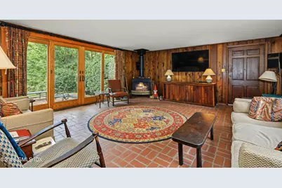 870 North Street, Greenwich, CT 06831 - Photo 3