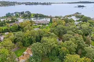 49 Grosset Rd, Greenwich, CT 06878 - Photo 3