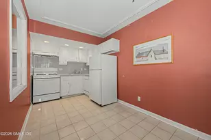 52 Lafayette Pl, Greenwich, CT 06830 - Photo 9