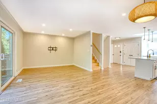328 Booth Pl, Greenwich, CT 06830 - Photo 7