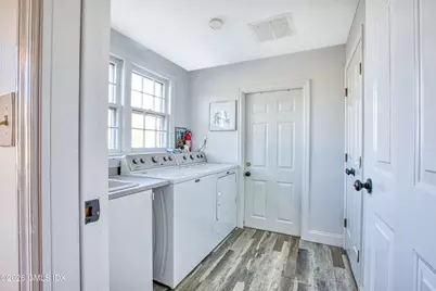 7 W Crossway, Old Greenwich, CT 06870 - Photo 17