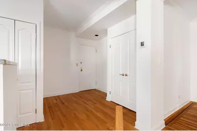 40 W Elm Street #4G, Greenwich, CT 06830 - Photo 5
