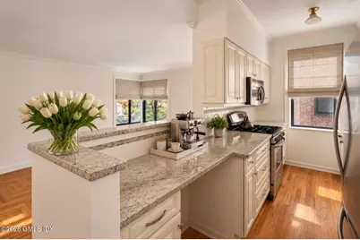 40 W Elm Street #4G, Greenwich, CT 06830 - Photo 9