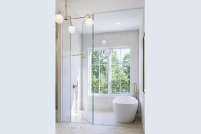 17 Stuart Drive, Old Greenwich, CT 06870 - Photo 7