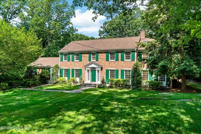 19 Red Coat Lane, Greenwich, CT 06830 - Photo 1