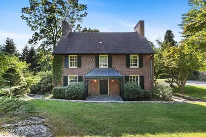 70 Round Hill Road, Greenwich, CT 06831 - Photo 1