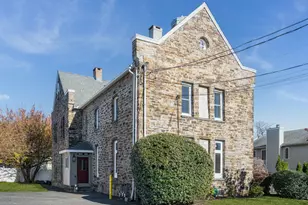 300-302 Soundview Ave, Fairfield, CT 06825 - Photo 1