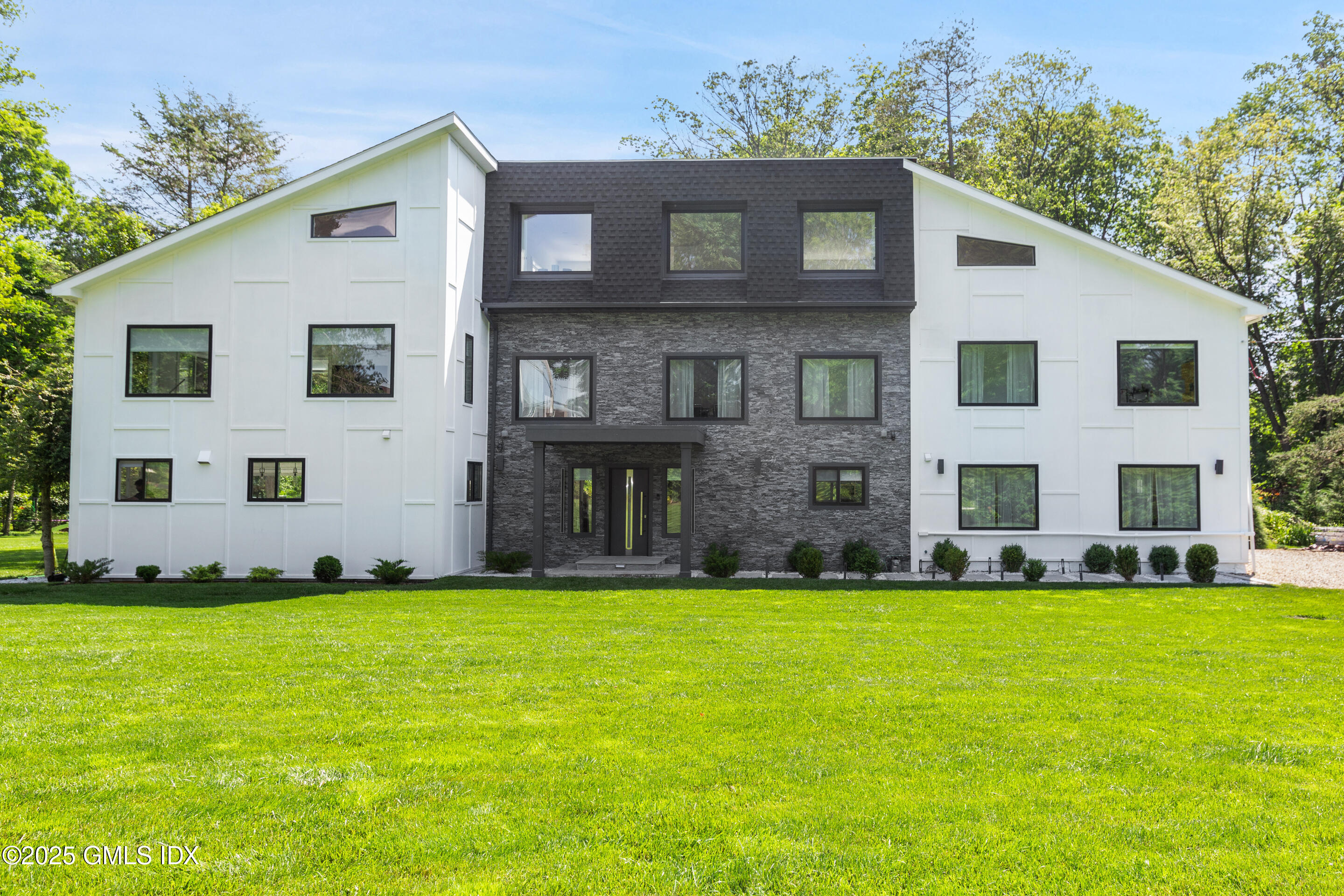 7 Hillside Rd, Greenwich, CT 06830 - MLS 123056 - Coldwell Banker