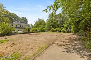 23 Halsey Dr, Old Greenwich, CT 06870 - Photo 1