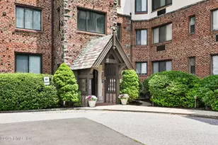 47 Lafayette Pl, Greenwich, CT 06830 - Photo 1