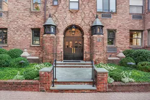 4 Lafayette Ct, Greenwich, CT 06830 - Photo 1