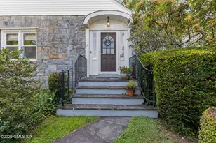 10 Pilgrim Dr, Greenwich, CT 06831 - Photo 1