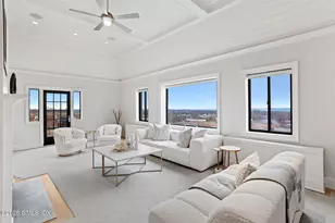 4 Lafayette Ct, Greenwich, CT 06830 - Photo 1