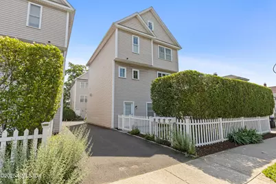 214 Seaside Avenue #2, Stamford, CT 06902 - Photo 1