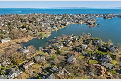 12 Grimes Road, Old Greenwich, CT 06870 - Photo 1