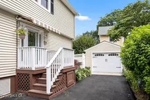 5 Wellington Pl, Greenwich, CT 06830 - Photo 1