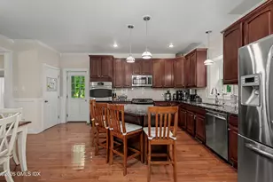 11 Maple Dr, Old Greenwich, CT 06870 - Photo 9