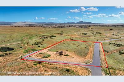 9126 N Velvet Forest Way, Prescott Valley, AZ 86315 - Photo 1