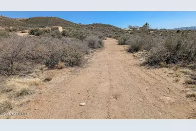 7645 W Lowell Drive, Kirkland, AZ 86332 - Photo 9