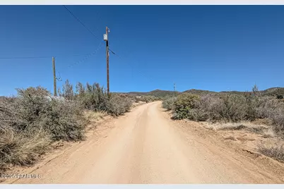 7645 W Lowell Drive, Kirkland, AZ 86332 - Photo 19