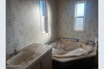 25085 Hillcrest Drive, Seligman, AZ 86337 - Photo 5