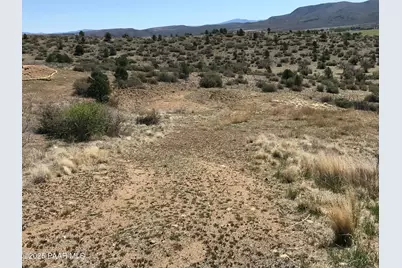 18351 S Peeples Valley Road, Peeples Valley, AZ 86332 - Photo 9