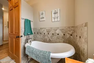 1590 W Foothills Dr, Williams, AZ 86046 - Photo 21