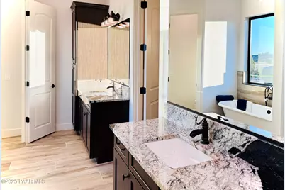 1170 E Cougar Ridge Road, Paulden, AZ 86334 - Photo 15