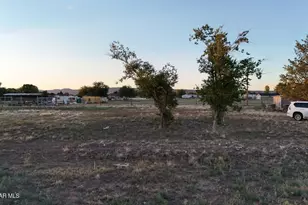 24055 N State Route 89, Paulden, AZ 86334 - Photo 23