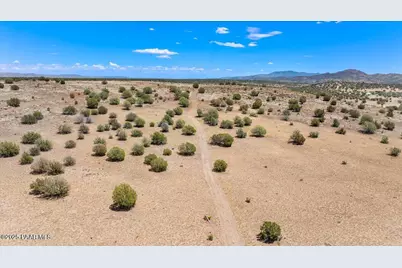 1555 E Great Place, Paulden, AZ 86334 - Photo 17
