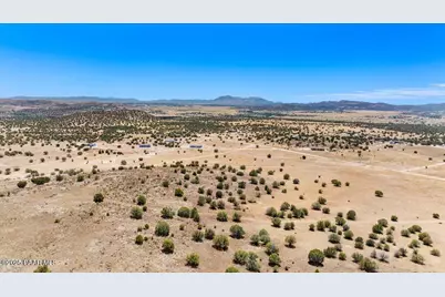 1555 E Great Place, Paulden, AZ 86334 - Photo 15