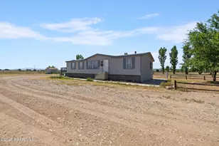 25915 N Lola Ln, Paulden, AZ 86334 - Photo 11