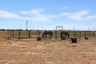 25915 N Lola Ln, Paulden, AZ 86334 - Photo 23