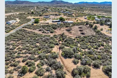 7995 W Farringdon Lane, Kirkland, AZ 86332 - Photo 13