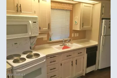 815 N Mesquite Tree Drive, Dewey-Humboldt, AZ 86327 - Photo 3