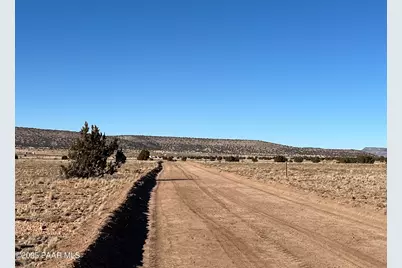 53402 N. Carlita Dr., Seligman, AZ 86337 - Photo 5