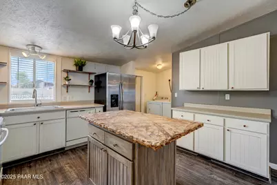 24240 N Bourbon Alley, Paulden, AZ 86334 - Photo 13