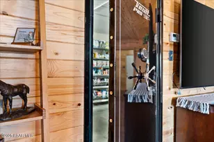 000 Juniperwood Ranch, Ash Fork, AZ 86320 - Photo 11