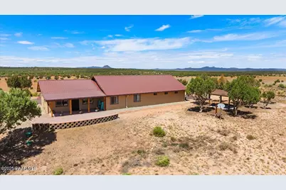 000 Juniperwood Ranch, Ash Fork, AZ 86320 - Photo 31